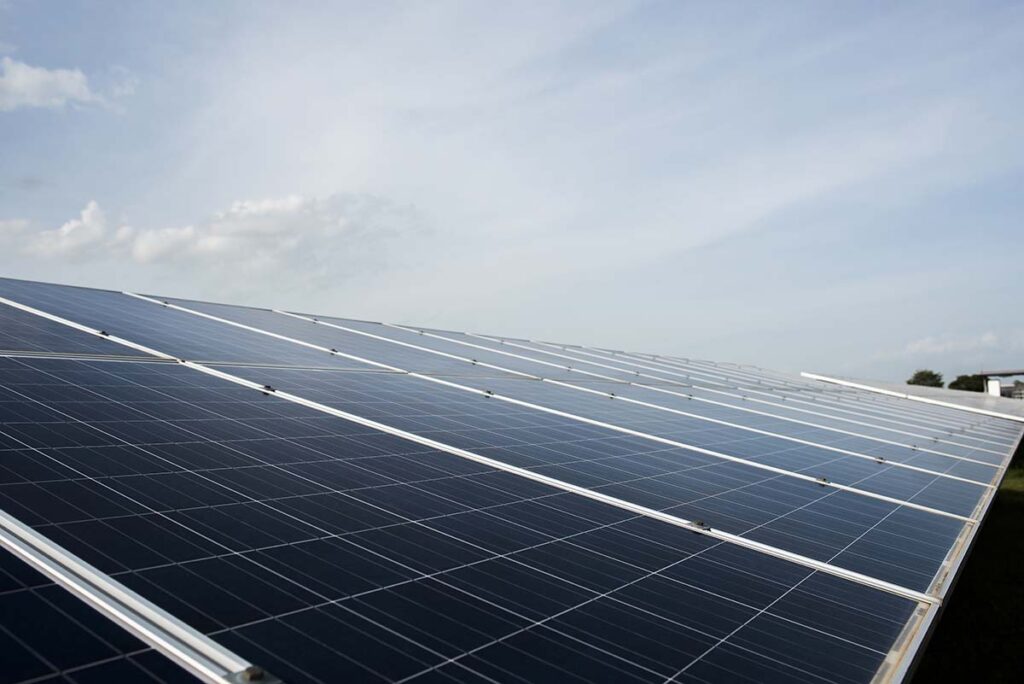 Los 800 MWp solares de X-Elio en la Comunitat evitarán más de 770.000 toneladas de CO2